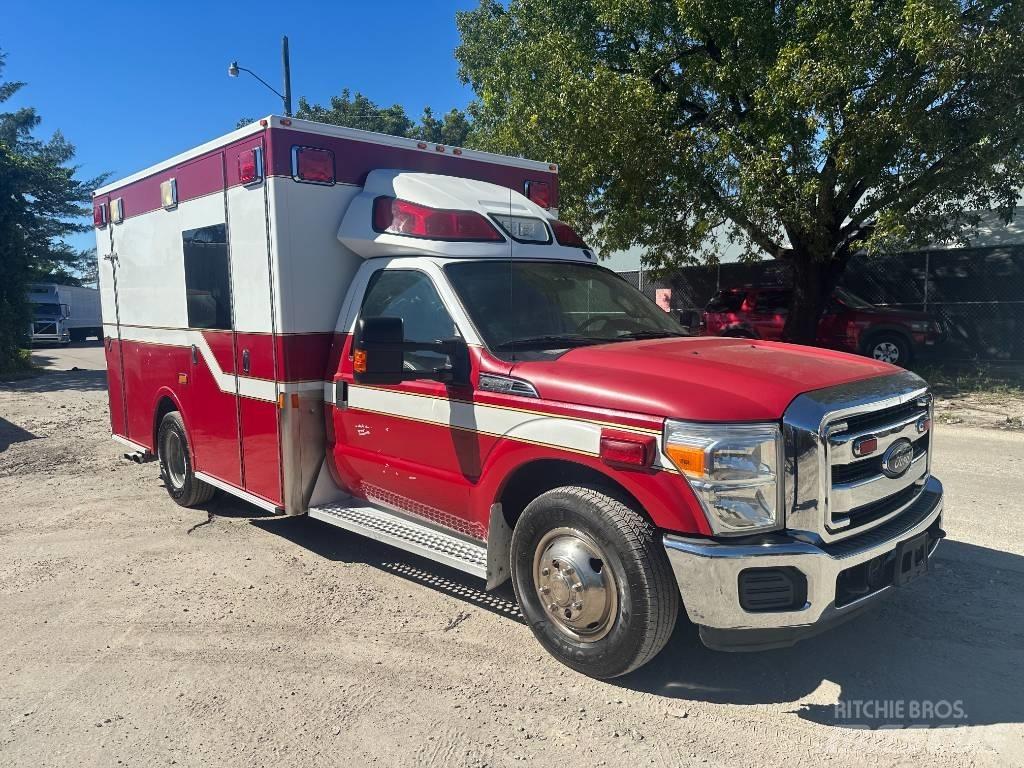 Ford F 350 救护车