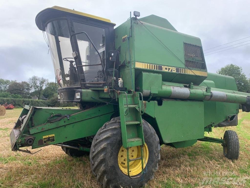 New Holland 1075 联合收割机