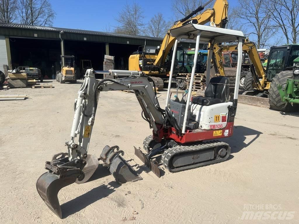 Takeuchi TB108 小型挖掘机
