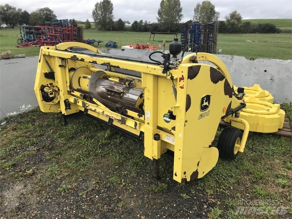 John Deere 7350 自走式青贮饲料收割机