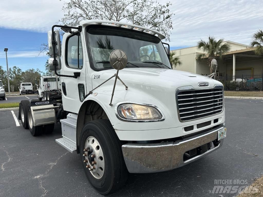 Freightliner M2 牵引车