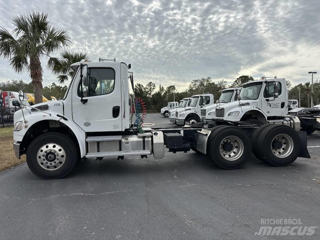 Freightliner M2 牵引车