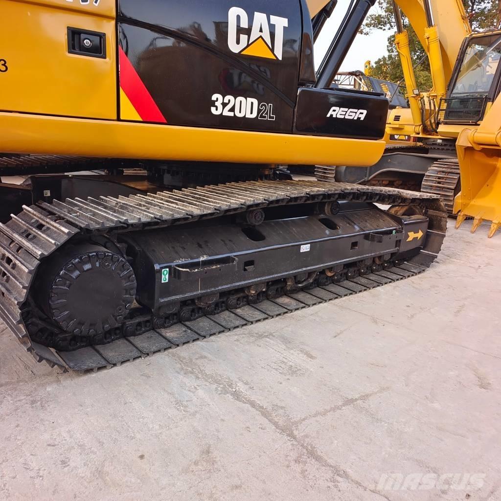 CAT 320 D2 履带挖掘机