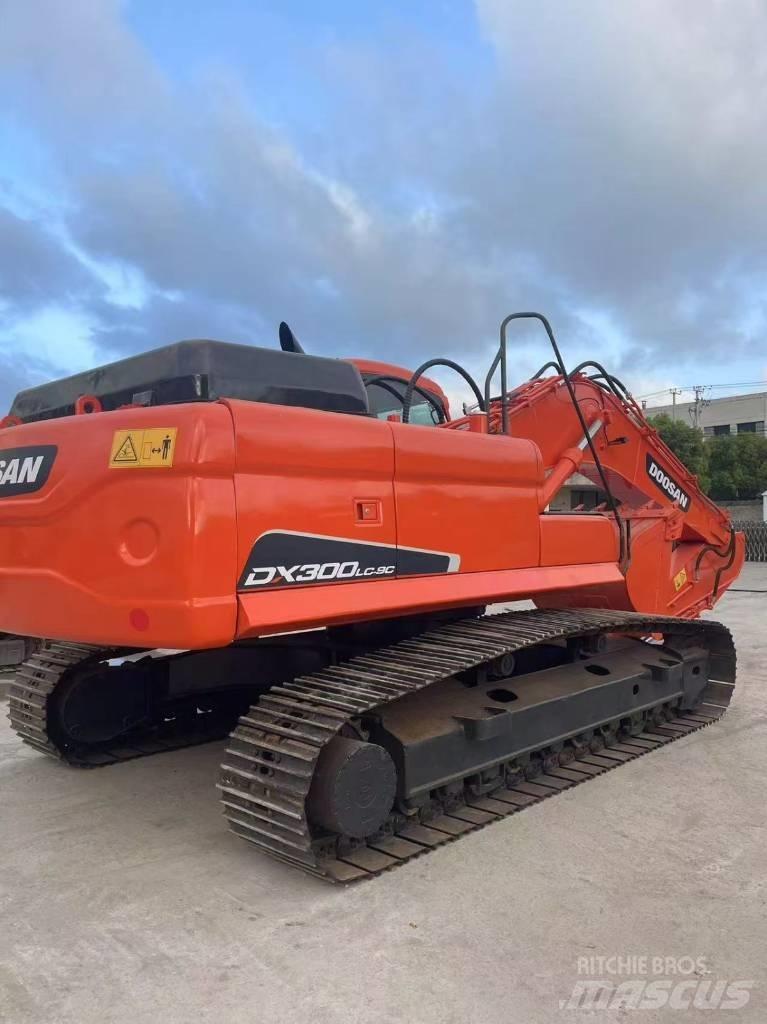 Doosan DX300LC-9C 履带挖掘机