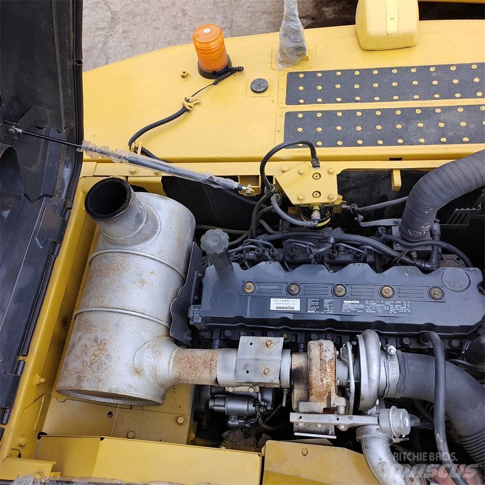 Komatsu PC 220-8 履带挖掘机