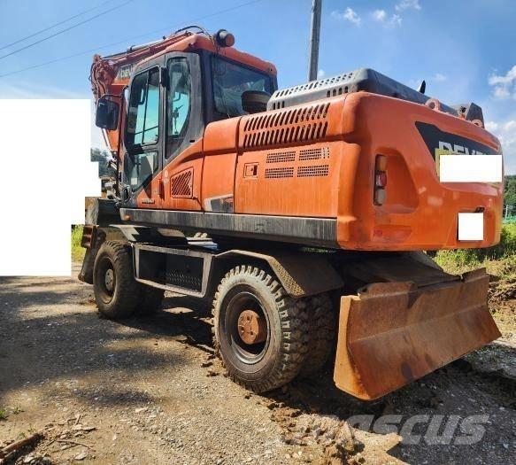 Doosan DX 210 W 轮式挖掘机