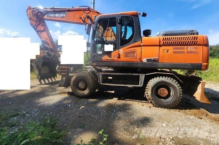 Doosan DX 210 W 轮式挖掘机
