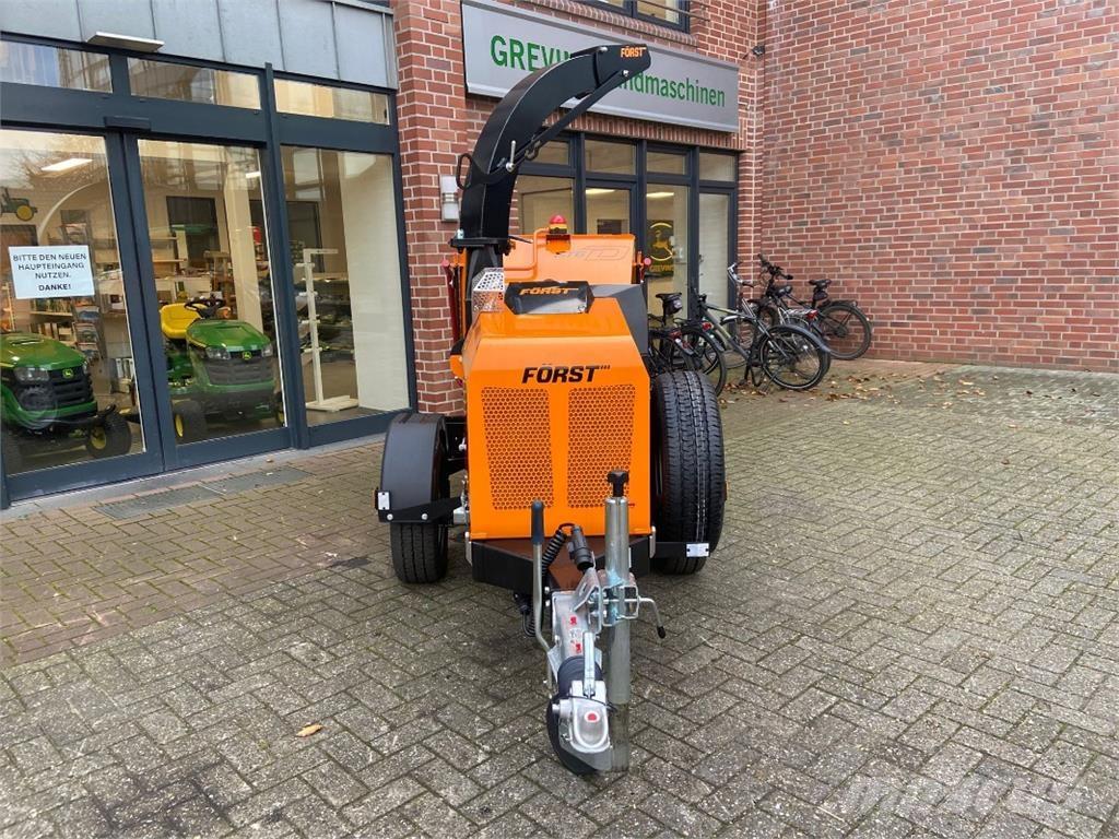  Först ST6D.24 自走式青贮饲料收割机