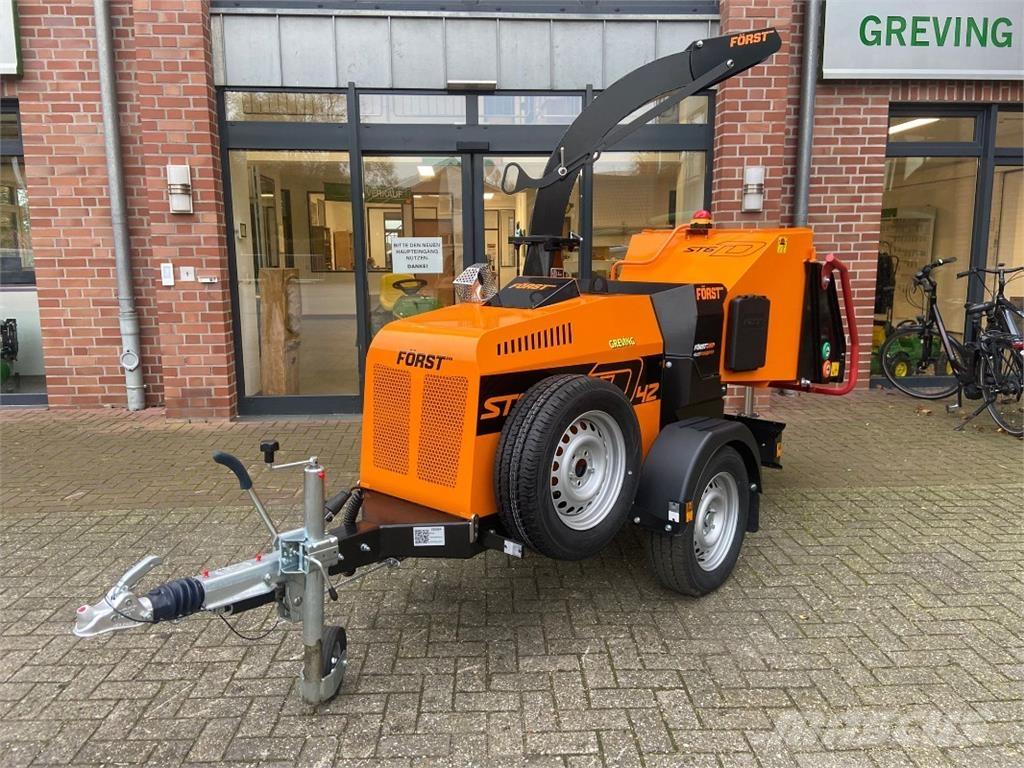  Först ST6D.24 自走式青贮饲料收割机