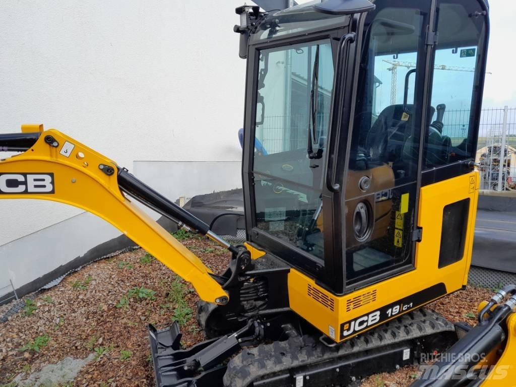 JCB 19 C-1 小型挖掘机