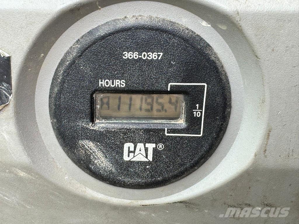 CAT 323E 履带挖掘机