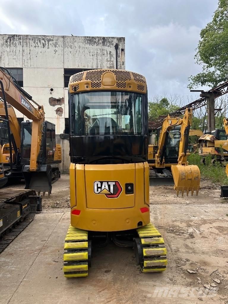 CAT 302 小型挖掘机