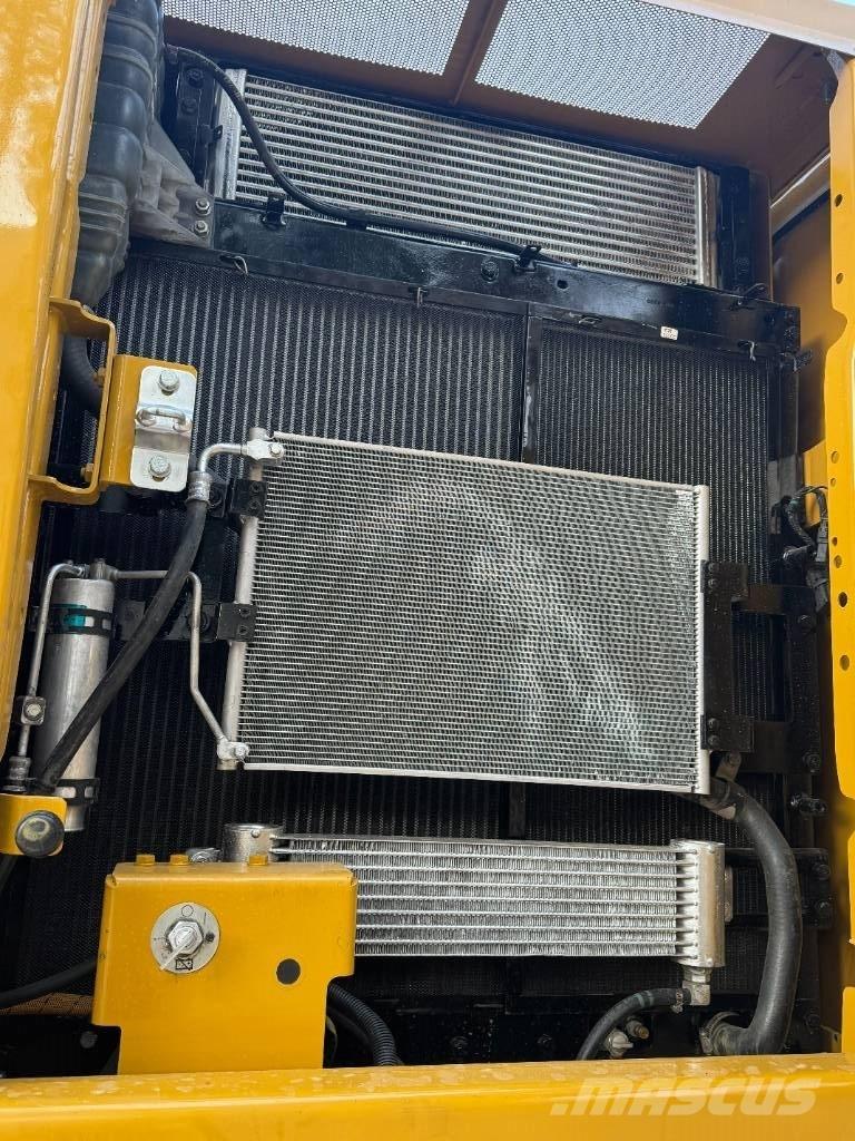 CAT CAT323 中型挖掘机