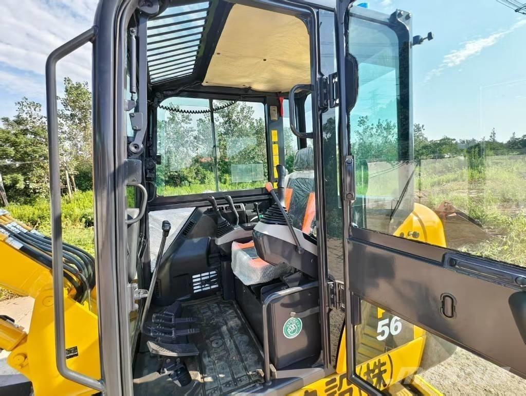 Komatsu PC 56-7 小型挖掘机