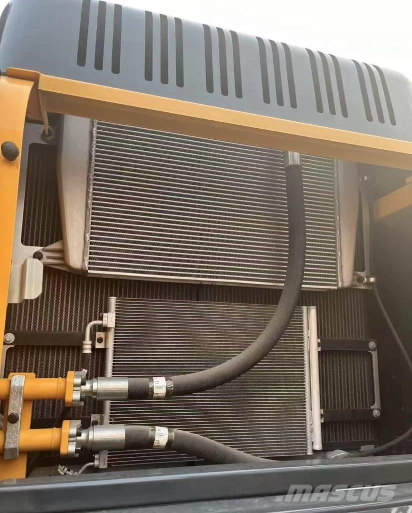 Hyundai 305LC 履带挖掘机