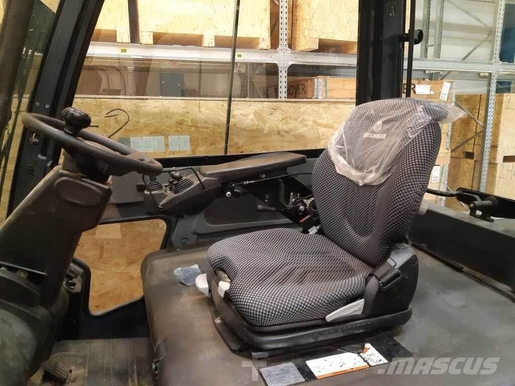 Toyota 8FBMT30 电动叉车