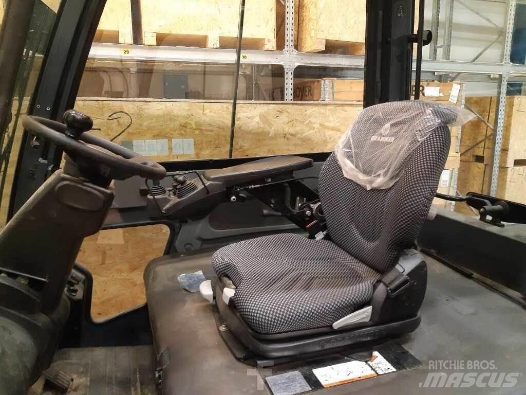 Toyota 8FBMT30 电动叉车