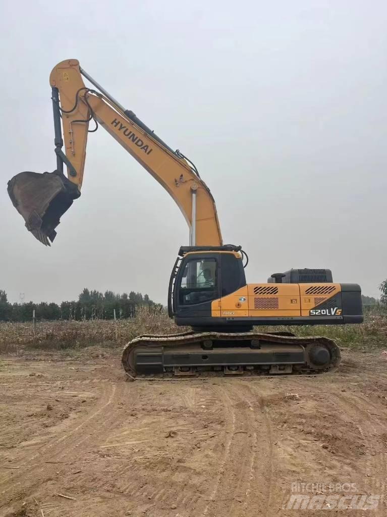 Hyundai Robex 520 VS 履带挖掘机