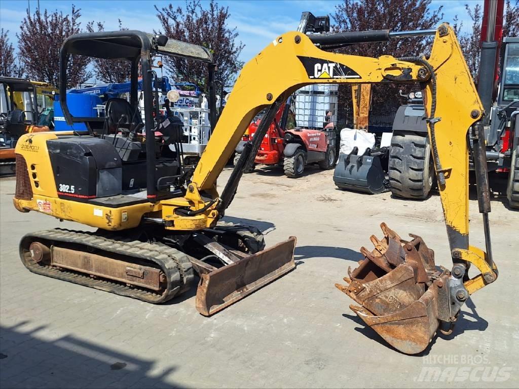 CAT 302.5 小型挖掘机