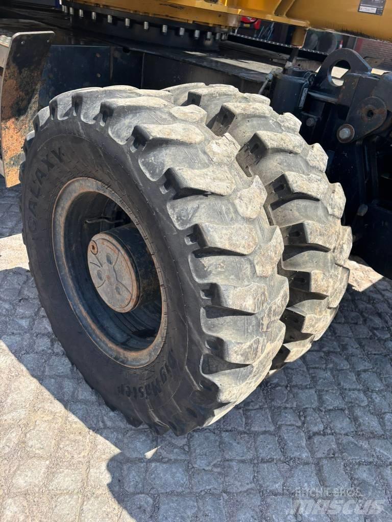 CAT M 313 D 轮式挖掘机