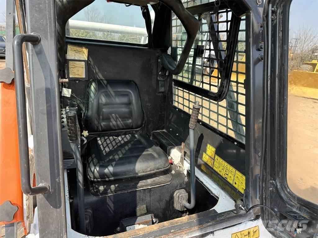 Bobcat S 18 滑移装载机