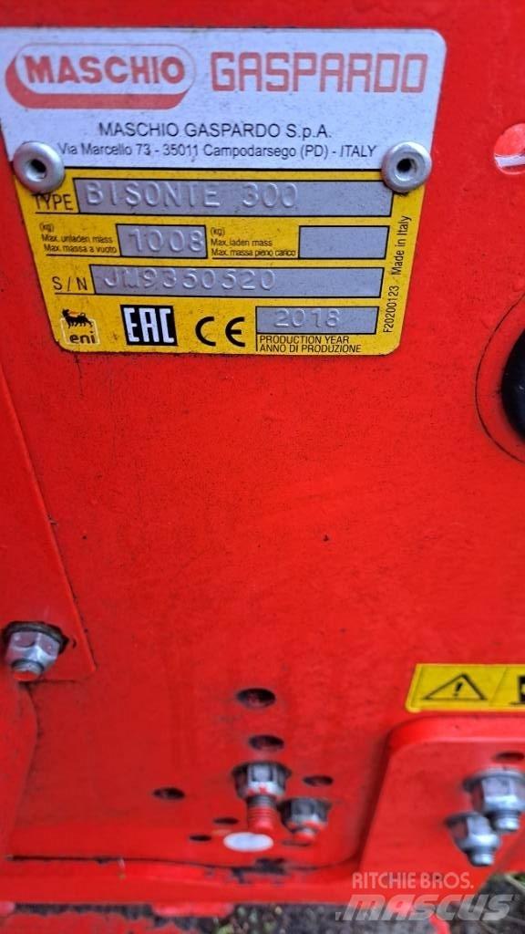 Maschio Bisonte 300 牧场割草机和切顶器