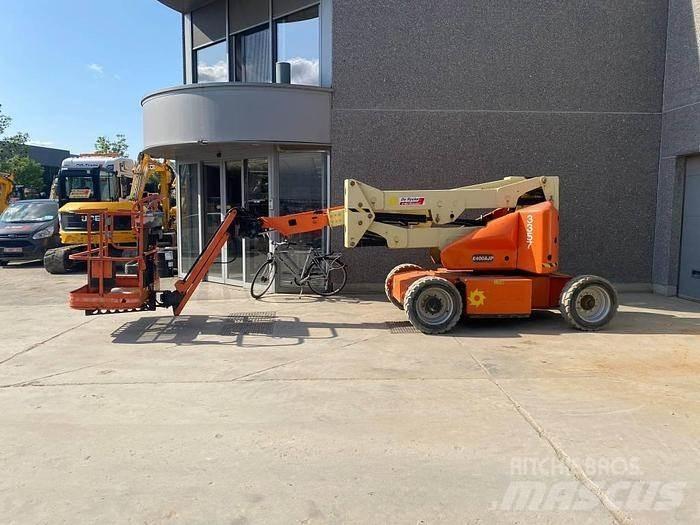 JLG E400AJP 曲臂高空工作平台