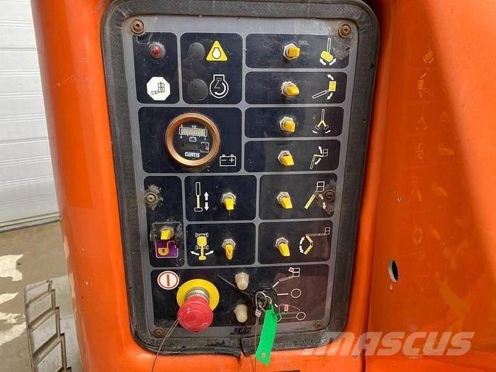 JLG E400AJP 曲臂高空工作平台