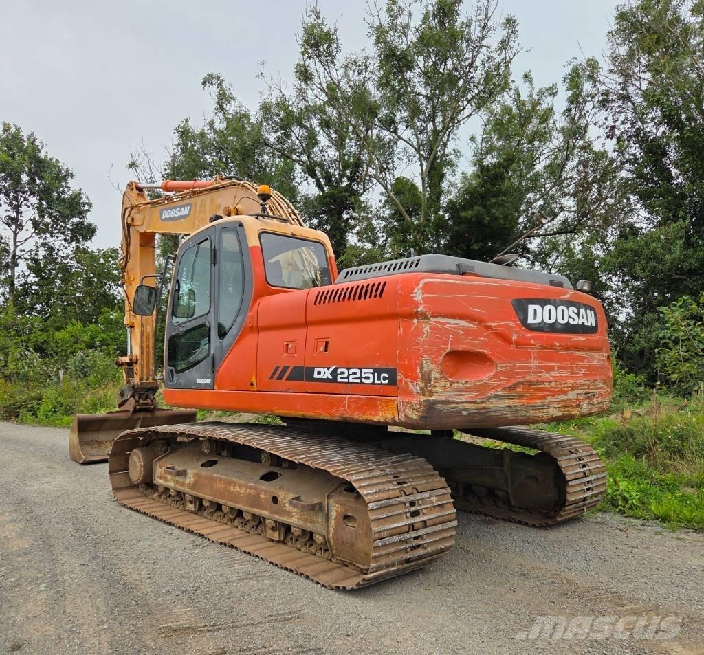 Doosan DX 225 LC 履带挖掘机