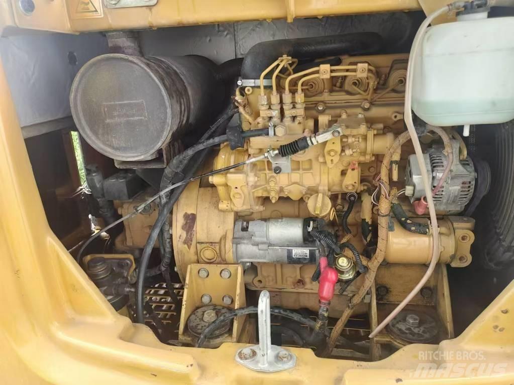 CAT 306 小型挖掘机