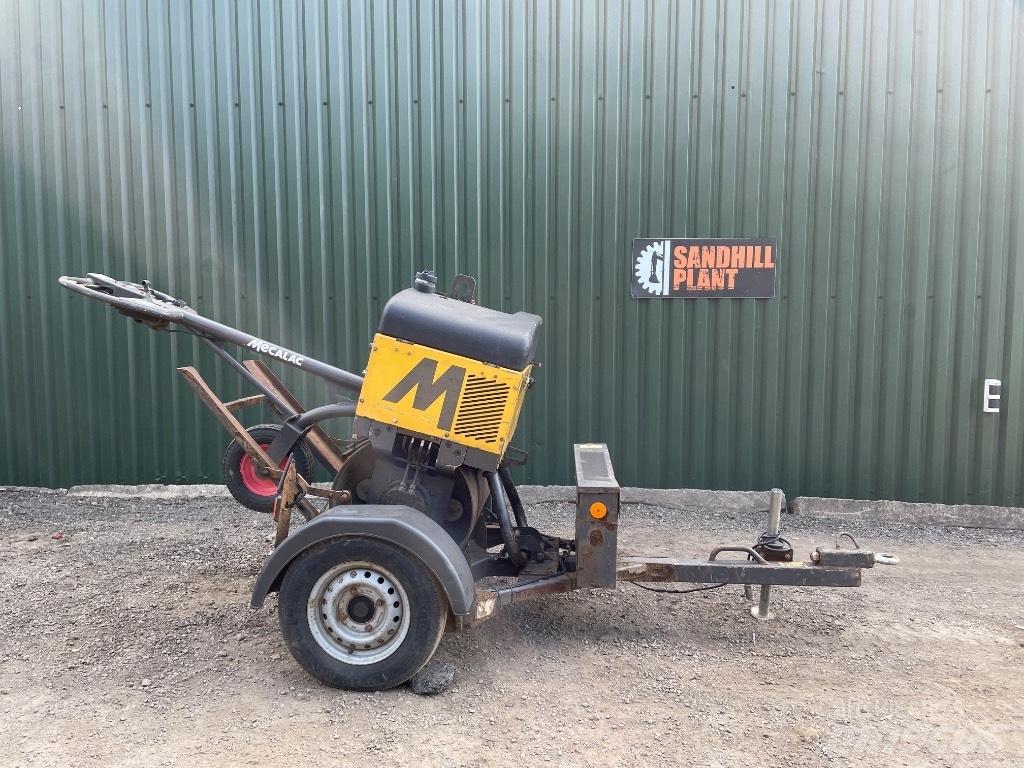 Mecalac MBR 71 单轮压路机
