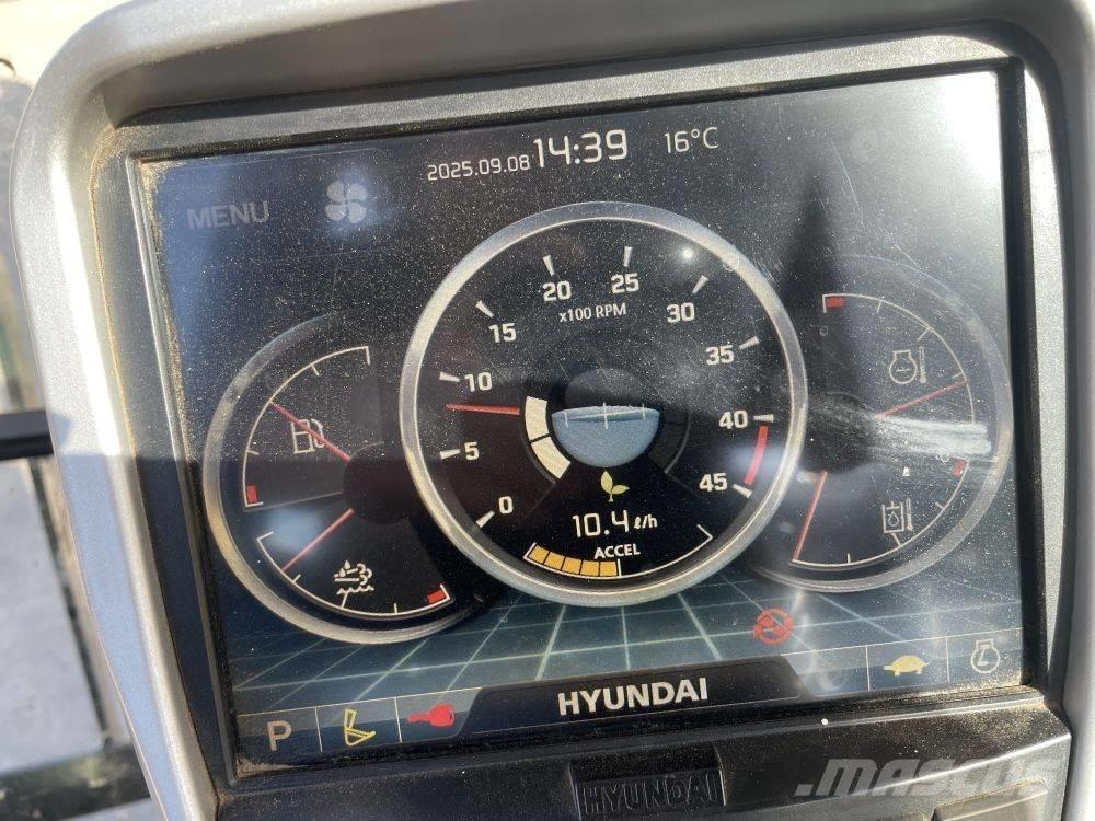 Hyundai HX 140 HW 履带挖掘机