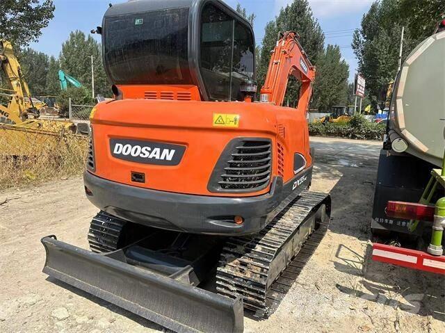 Doosan DX55 小型挖掘机