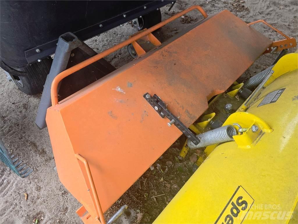 John Deere 4110 拖拉机/农用车