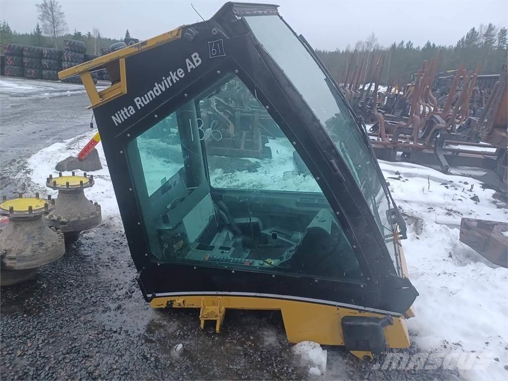 Eco Log 590d 驾驶室与内部