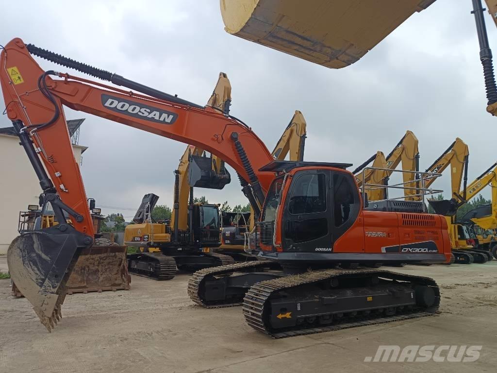 Doosan DX 300 LC 履带挖掘机