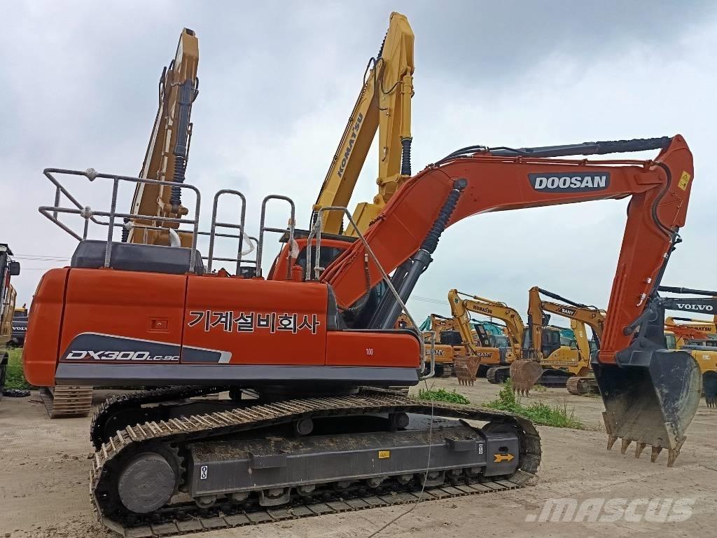 Doosan DX 300 LC 履带挖掘机