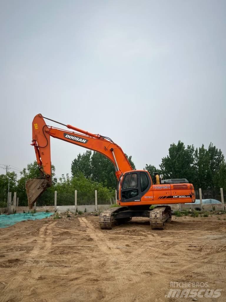 Doosan DX300LCA 履带挖掘机