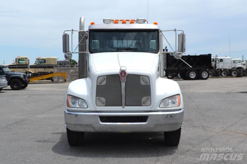Kenworth T 370 牵引车