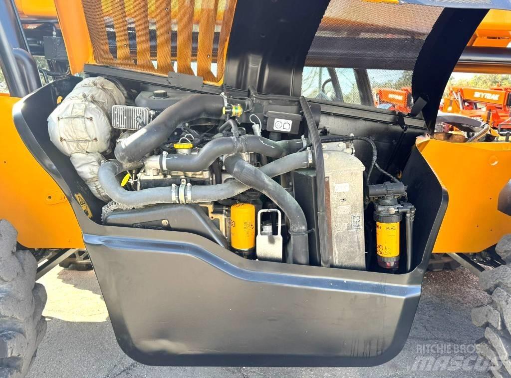 JCB 512-56 伸缩臂叉装车|叉装车