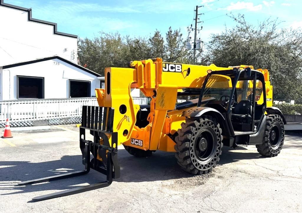 JCB 512-56 伸缩臂叉装车|叉装车