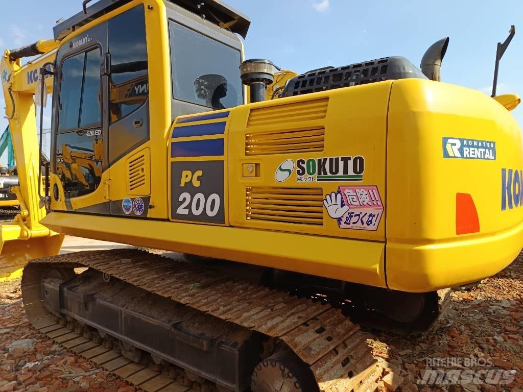 Komatsu PC200 中型挖掘机