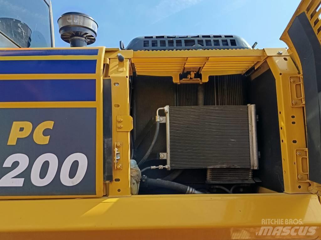 Komatsu PC200 中型挖掘机