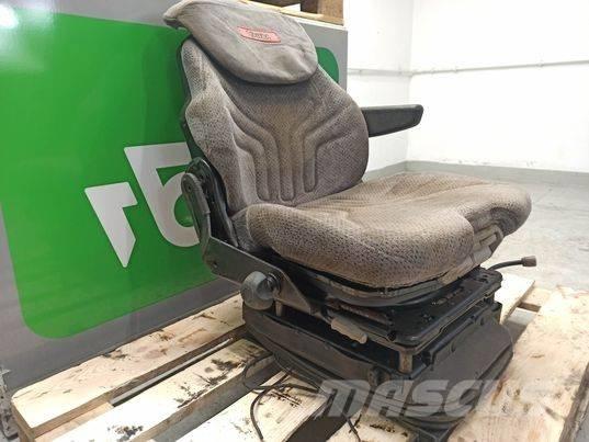 Valtra N 163 chair 驾驶室与内部