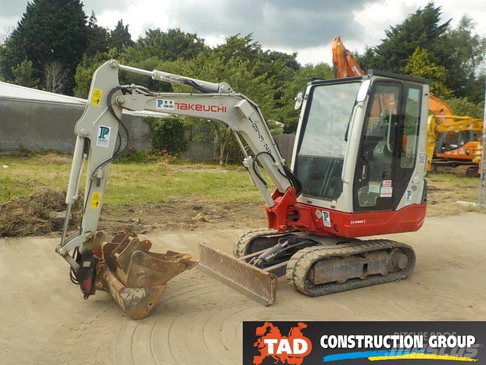 Takeuchi TB228 小型挖掘机