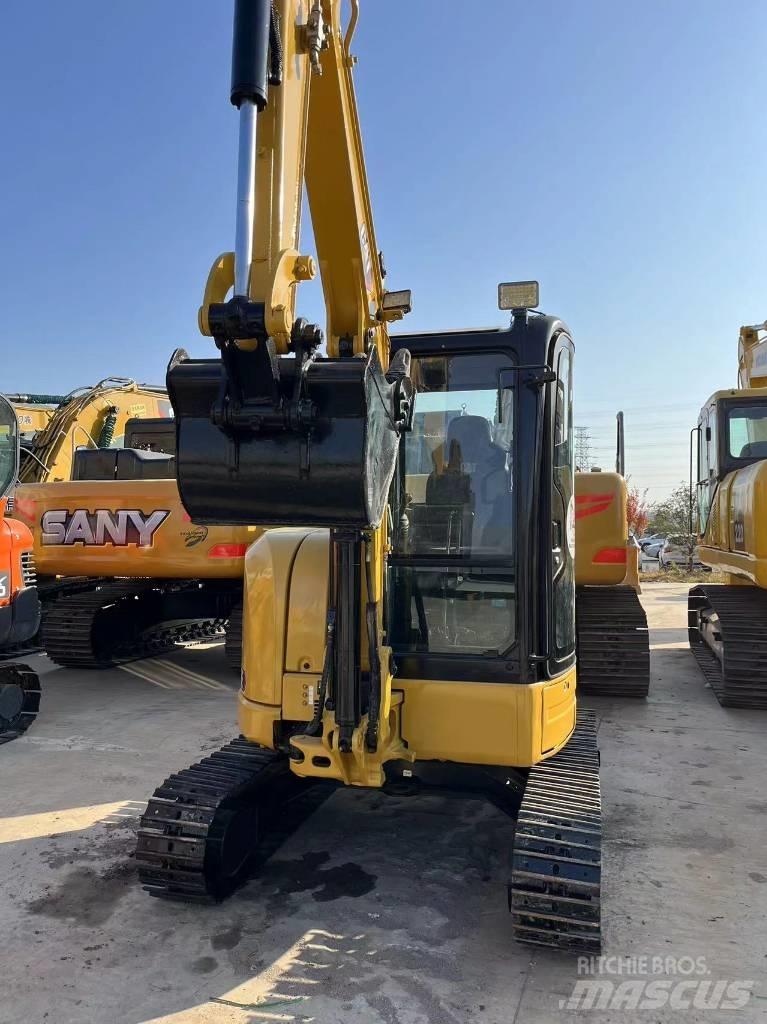 CAT 303.5E 小型挖掘机