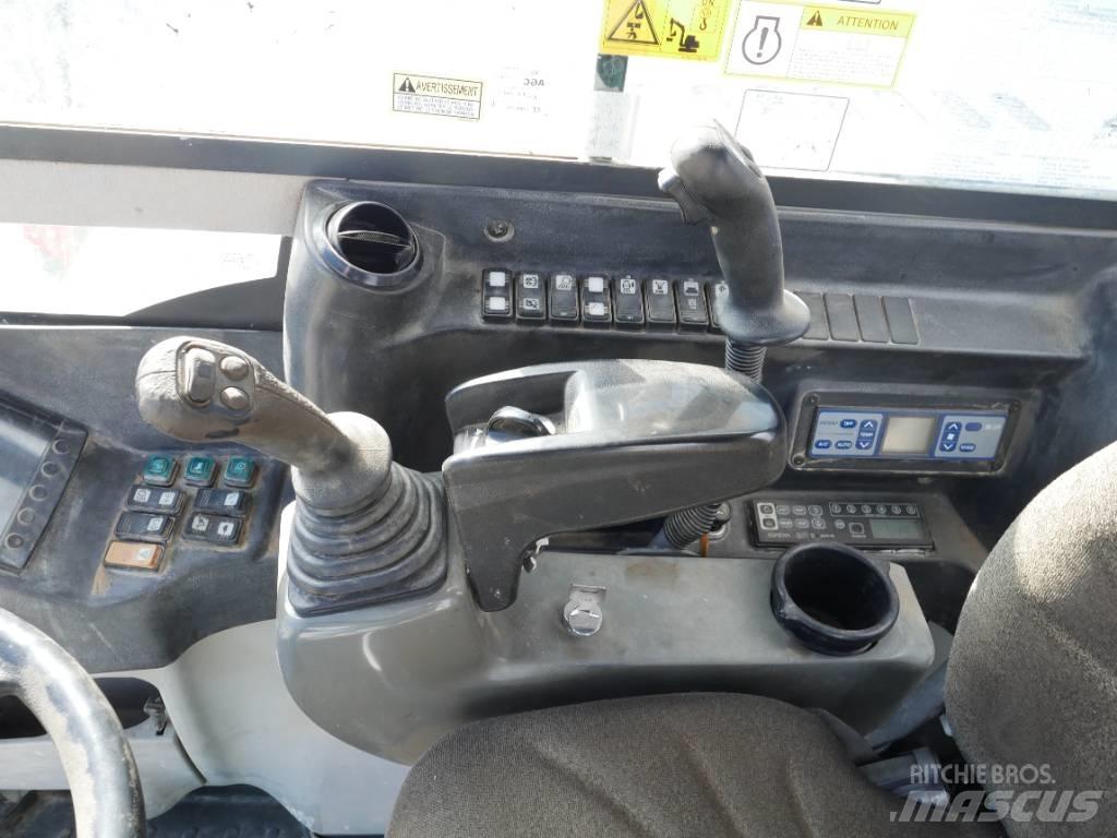 Takeuchi TB 295 W 轮式挖掘机