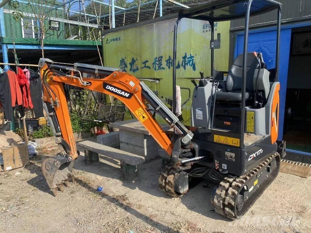 Doosan DX 17 小型挖掘机