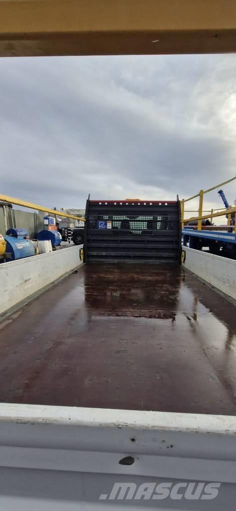 Ford Transit 350 皮卡车