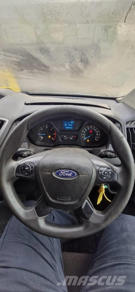 Ford Transit 350 皮卡车